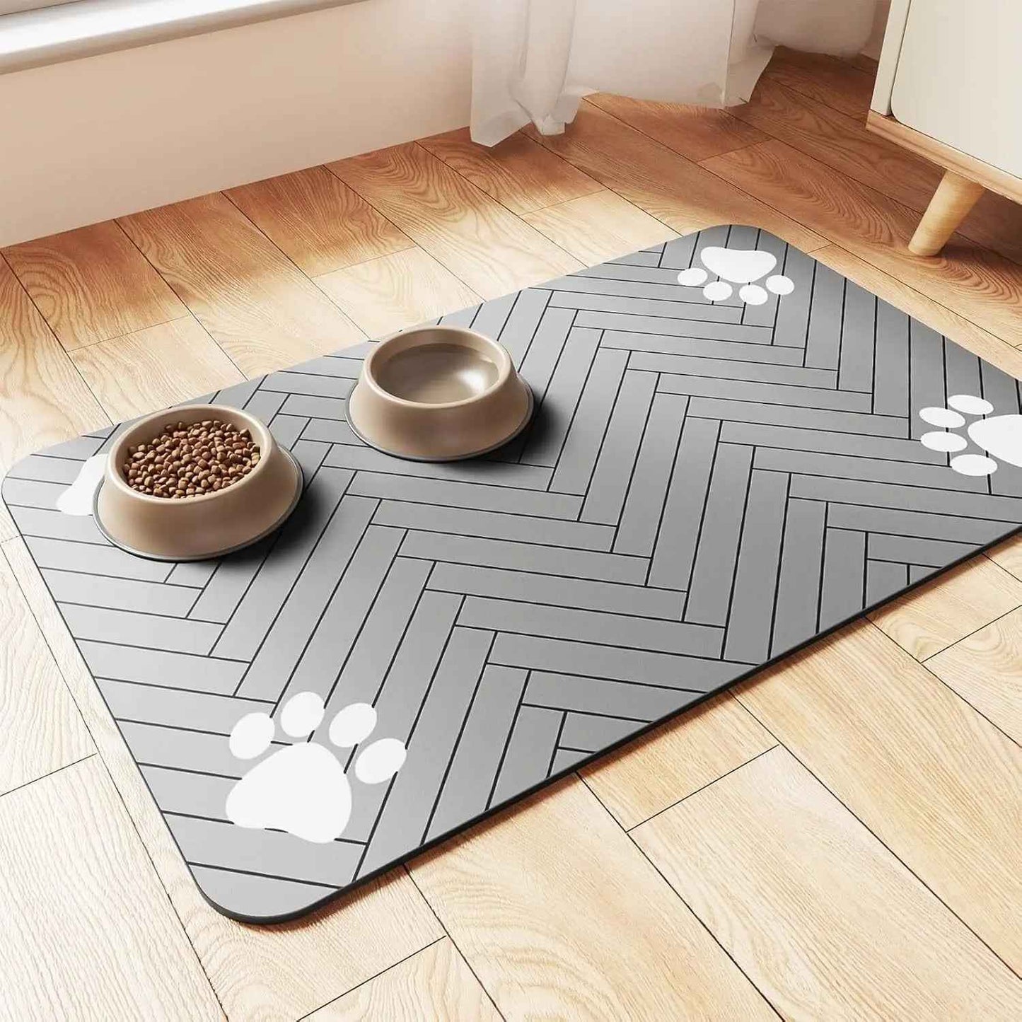 Gray diatomite pet feeding mat 30x40cm splash-proof surface close-up