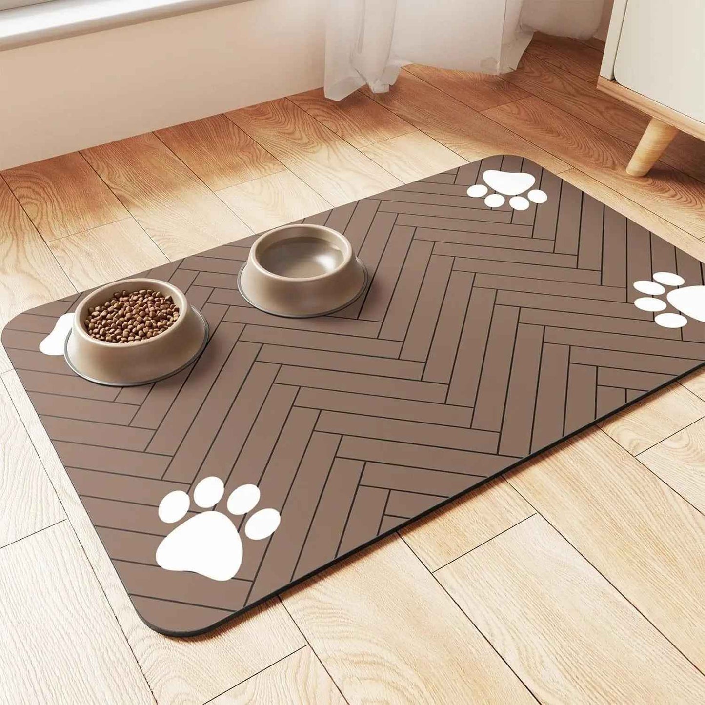Brown diatomite pet food mat easy clean rinse demonstration